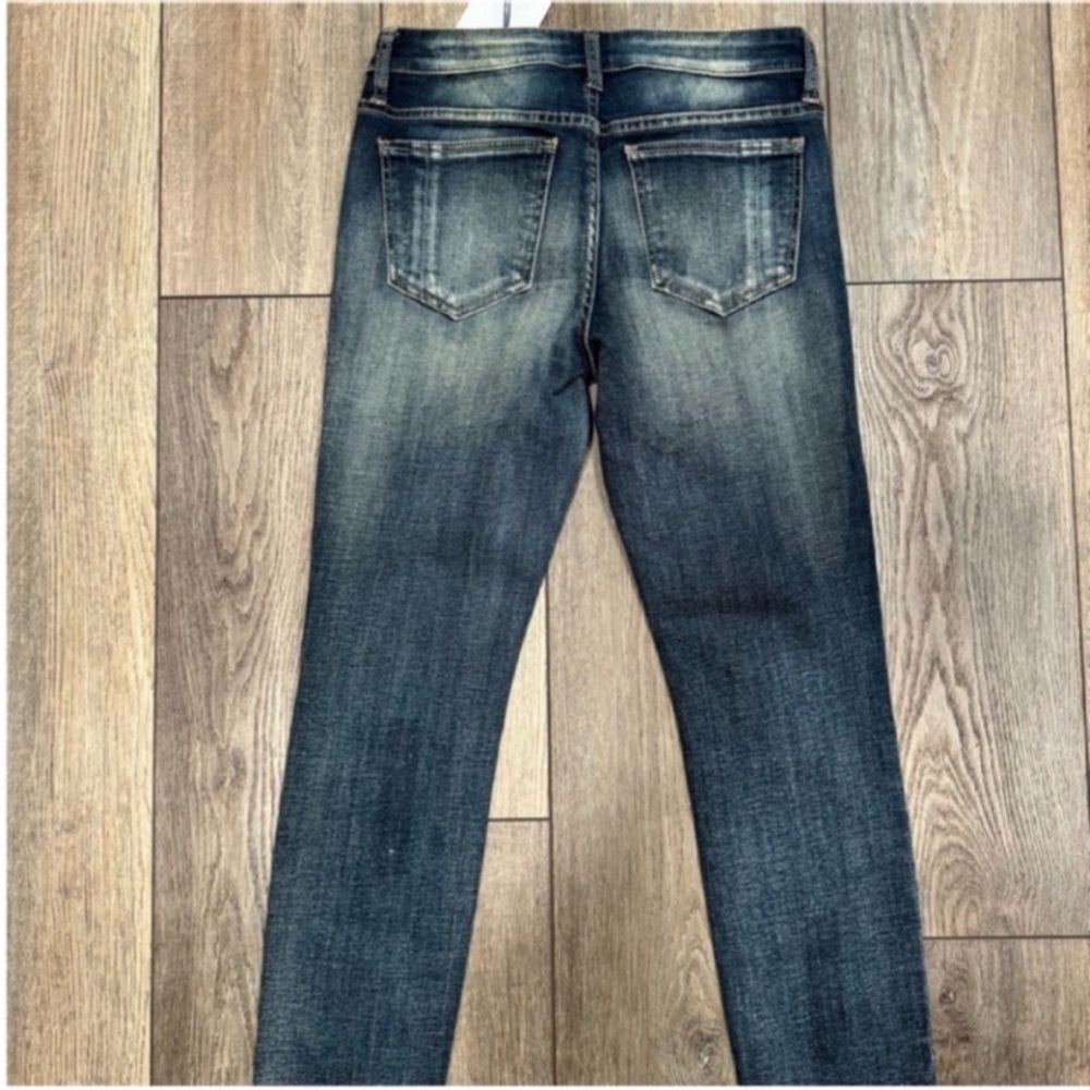 NWT pistola Women’s Mid Rise Distressed Dark Blue Skinny Jeans Size 27